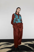 Load image into Gallery viewer, Drunken Master - Gambiered Guangdong Silk Shirt
