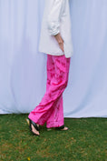 Load image into Gallery viewer, Strolling in London - Satin Wide Leg Trousers
