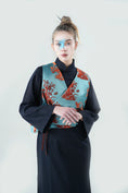 Load image into Gallery viewer, Drunken Master - Zhang Duan Silk Gilet
