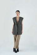 Load image into Gallery viewer, Metropolitan Slate - Tunic Vest
