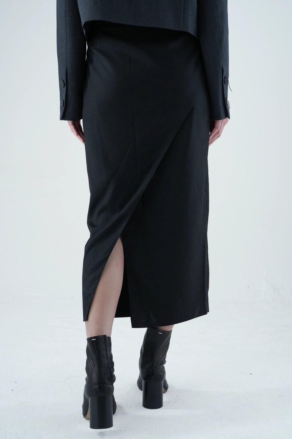 Shamatha - Back Slit Skirt